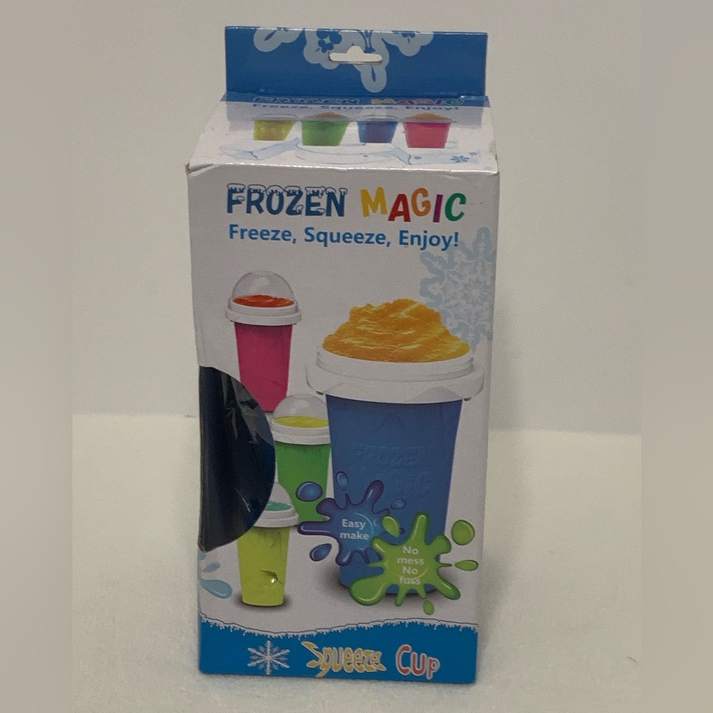 NIB FROZEN MAGIC SQUEEZE CUP - BLUE